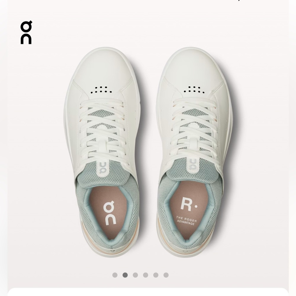 Women’s On running Roger advantage shoe